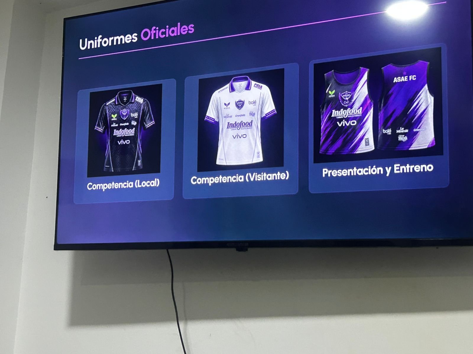 Uniformes oficiales